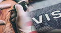¿Te pueden negar la visa americana por tener tatuajes? Esto dice la ley de Estados Unidos en 2025