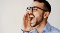 Psicología explica por qué algunas personas tienen un tono de voz demasiado alto: ¿qué significa?