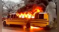 Ohio: Autobús escolar de Cleveland con 15 estudiantes a bordo estalló en llamas durante su ruta