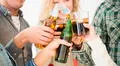 Las bebidas alcohólicas podrían ser una "droga de iniciación" a sustancias más dañinas, según especialistas de EE. UU.