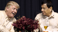 La vez que Duterte, detenido por crímenes contra la humanidad, le dedicó una canción a Trump: "Tú eres la luz de mi mundo"