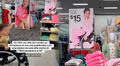 Niño con discapacidad física se emociona al ver un cartel publicitario con modelo en silla de ruedas: “Ella se parece a mí”