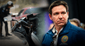 Esta nueva ley firmada por Ron DeSantis en Florida impone fuerte multa a conductores por común infracción vehicular