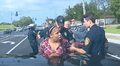 Era agente de policía, pero fue arrestada por robar US$5.000 de un banco en Florida: "Tengo un arma y dispararé"