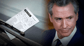 California: nueva ley firmada por Gavin Newsom impone fuertes multas por una infracción común