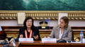 Janet Tello criticó que el Senado elija a jueces supremos, pero María de Carmen Alva se opone: "Así era en los 80, estaba mi tío"