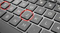 ¿Por qué las teclas F, J y el número 5 de tu teclado tienen una pequeña línea en relieve?