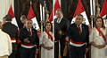 Dina Boluarte: ministros dejaron con la mano extendida a Gustavo Adrianzén durante juramentación
