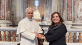 Dina Boluarte saludó al Papa León XIV en el Vaticano, en medio de protestas