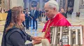 "No matarás, no mentirás": Carlincatura retrata que la presidenta debe aprender los mandamientos antes de ingresar al Vaticano