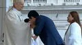Pareja de peruanos sorprendió al Papa León XIV durante ceremonia de asunción en el Vaticano: así fue su reacción