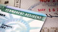 Mucha atención, inmigrante con Green Card: estas son las consecuencias de no llevar la identificación en EEUU