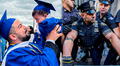 Joven recién graduado fue perseguido por la Policía de Nueva York por llevar a su bebé a la ceremonia: no logró recibir su diploma
