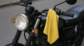 ¿Qué significa un trapo amarillo amarrado en la moto? Descubre el mensaje oculto entre moteros