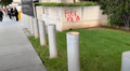 Manifestantes en Los Ángeles expresan su ira contra ICE por redadas migratorias a través de grafitis: “Que se jod**”