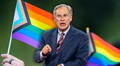 Greg Abbott podría aprobar proyecto de ley que define el género biológico en Texas, generando rechazo de defensores LGBTQ+
