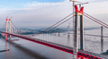 El puente de dos niveles más grande del mundo está en China y se acerca a su inauguración: ya superó la prueba de carga