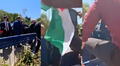 Hombre con la bandera de Palestina intentó agredir a Javier Milei mientras se dirigía a un evento en Israel