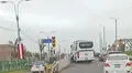 Bus turístico choca en ingreso al aeropuerto Jorge Chávez, en la av. Morales Duárez