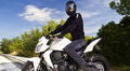 Tips clave de seguridad para manejar una moto en zonas urbanas con alto tensito vehicular y evitar accidentes