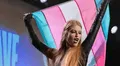 La hija de Elon Musk sorprende en el drag y transmite un fuerte mensaje de orgullo trans en show benéfico