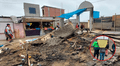 Extorsionadores incendian mercado en Alto Trujillo y dejan en ruinas a 16 comerciantes