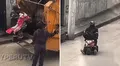 Captan a trabajador en Piura jugando con carrito que encontró en la basura y conmueve en redes: "Tiene a su niño interior"