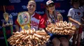 El 'Tiburón' Joey Chestnut regresa al concurso de comer hot dogs de Nathan's en 2025: así queda la tabla