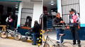 Trabajador de seguridad sorprende con peculiar tamaño de escarapela por Fiestas Patrias: “Lleva a todo el Perú en el pecho”