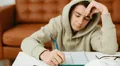 Sufrir del síndrome de agotamiento, 'burn out', podría desencadenar adicción a sustancias o videojuegos, según especialistas de la salud mental