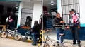 Trabajador de seguridad sorprende con peculiar tamaño de escarapela por Fiestas Patrias: “Lleva a todo el Perú en el pecho”