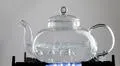 Hervir y filtrar el agua potable elimina hasta el 90% de los microplásticos, según estudio científico