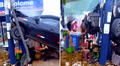 Aparatoso accidente en Los Olivos: auto se despista, choca contra poste y destruye puesto de comida ambulante