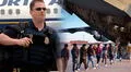 Alguaciles aéreos serían obligados a servir comida y revisar piojos de inmigrantes en vuelos de deportación del ICE, según CNN