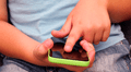 Tener un celular antes de los 13 años afecta la salud mental y nos haría más agresivos, según estudio