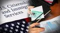 USCIS vuelve a las 'verificaciones vecinales': investigarán trabajo y residencia de aspirantes a ciudadanía