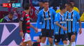 Erick Noriega no se achicó en su debut por el Brasileirao y 'guapeó' a estrella de Flamengo: le gritó en el suelo