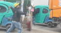 Hombre ataca con vara a camión municipal de Villa El Salvador y chofer responde embistiendo su mototaxi