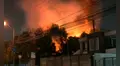 Hinchas de U. de Chile realizan banderazo que termina en incendio previo a duelo contra Alianza Lima