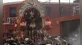 El Señor de los Milagros recorrió las calles de Lima entre pétalos, sahumerios y la fe inquebrantable de cientos de devotos