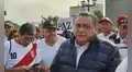 Juan José Santiváñez utiliza marcha para hacer campaña política: aparece junto a policías