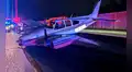 Avioneta se estrelló contra un auto en Estados Unidos durante aterrizaje de emergencia en medio de autopista