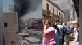 Reportan fuerte incendio en almacén de La Victoria: comerciantes lanzaron mercadería para evitar pérdidas