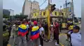 Venezolanos se congregan en su embajada en Perú tras anuncio de captura de Nicolás Maduro