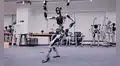 China sorprende con un robot bailarín: se mueve como un humano, sin resbalar y sin perder el ritmo