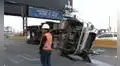 Tráiler se vuelca y bloquea la avenida Faucett en dirección al Aeropuerto Jorge Chávez en el Callao
