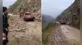 Docentes salvan de morir tras caída de rocas que destruyó su vehículo en Huánuco
