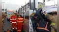 Aparatoso choque entre combi y bus en la Panamericana Sur deja dos muertos y varios heridos en Villa El Salvador