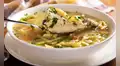 La ciencia lo avala: la sopa de pollo ayuda a recuperarnos más rápido de la gripe y resfriados