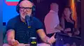 Actor Carlos Alcántara explota tras críticas por sus salidas con mujeres a sus 61 años: "No me conocen"